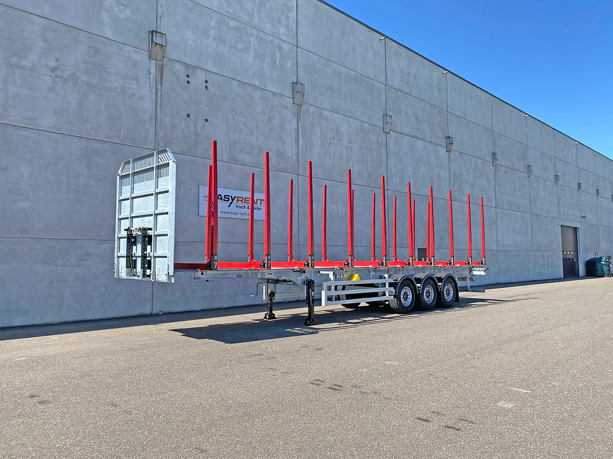 Auflieger mit Rungen für Holztransport